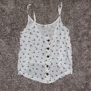 Cute button tank with flowers never worn